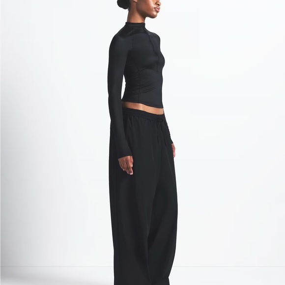 NikeSKIMS Matte Tricot
Women's Side-Snap Pants - Picture 15 of 15